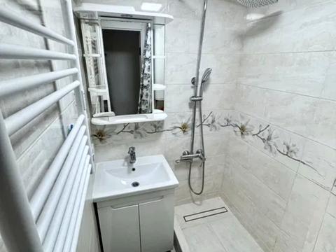 квартира за адресою Академіка Булаховського вул., 40