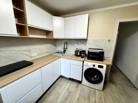 квартира за адресою Академіка Булаховського вул., 40