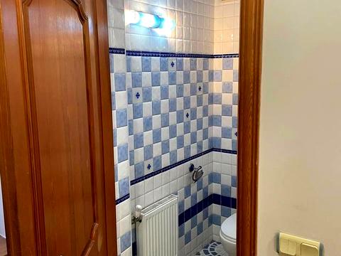 комерційна за адресою Риболовецька вул., 1