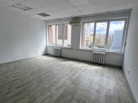 комерційна за адресою Зарічанська вул., 34