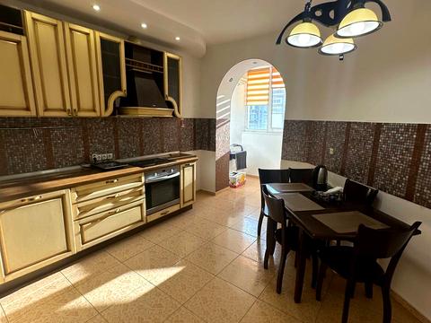 квартира за адресою Салютна вул., 1-Б