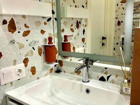 квартира за адресою Салютна вул., (Будинок 02301-02303)