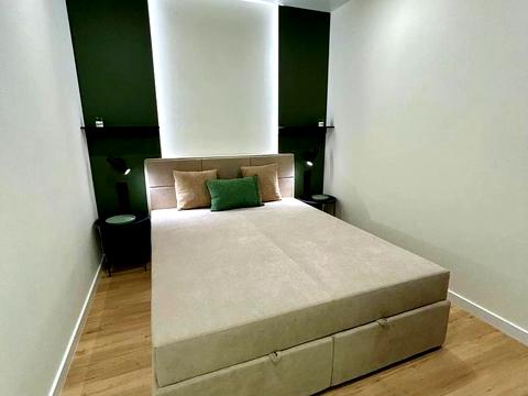 квартира за адресою Салютна вул., (Будинок 02301-02303)