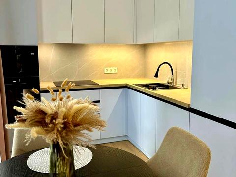 квартира за адресою Салютна вул., (Будинок 02301-02303)