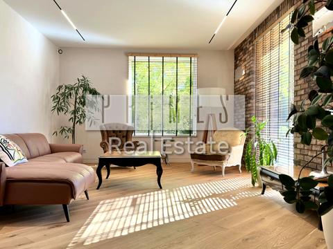 будинок за адресою смт. Козин, Чижено Тетяни вул., 1