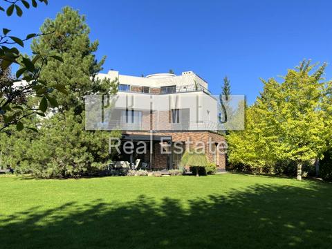 будинок за адресою смт. Козин, Чижено Тетяни вул., 1