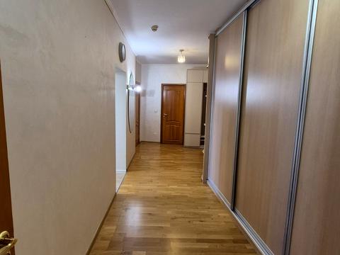 квартира за адресою Дніпровська набережна вул., 23