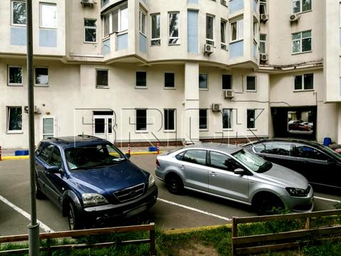 комерційна за адресою Миколи Міхновського бульв. (Дружби народів), 14-16