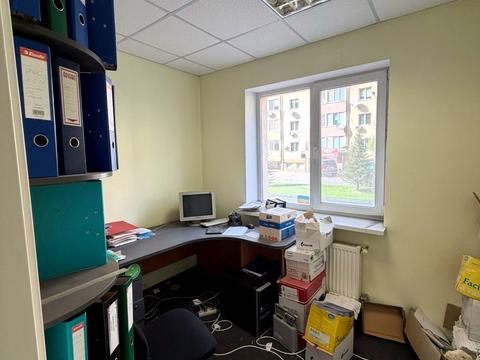 комерційна за адресою Лесі Українки вул., 6