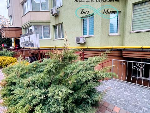 комерційна за адресою Боголюбова вул., 18