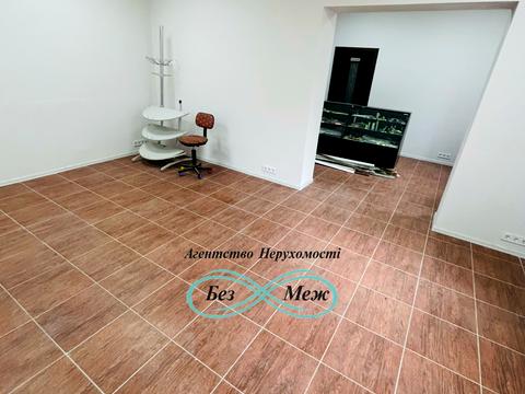 комерційна за адресою Боголюбова вул., 18