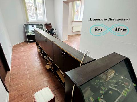 комерційна за адресою Боголюбова вул., 18