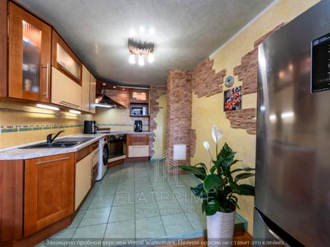 квартира за адресою Азербайджанська вул. (Бакинських Комісарів), 16/1