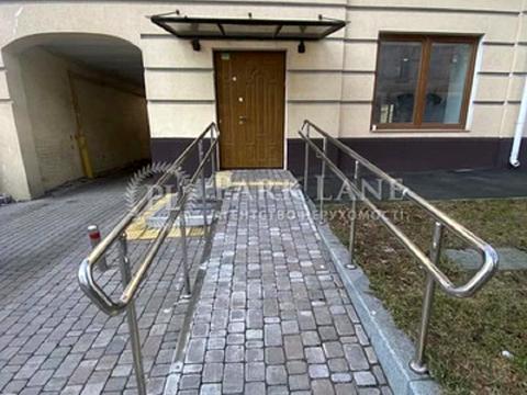 комерційна за адресою Івана Франка вул., 26