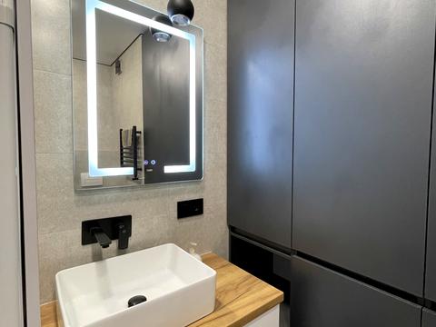 квартира за адресою Залізнична вул., 9