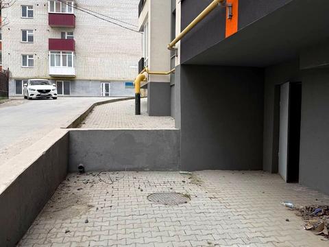 комерційна за адресою Інститутська вул., (Будинок)