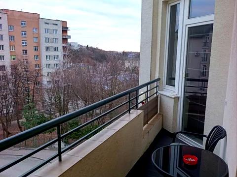 квартира за адресою Олександра Олеся вул., 25д