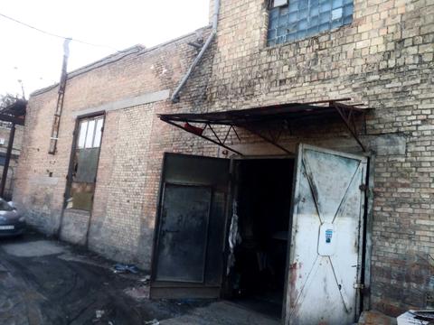 комерційна за адресою Пирогівський Шлях вул. (Червонопрапорна), 32