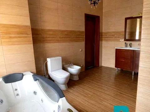 будинок за адресою 12-та Ентузіастів, 18