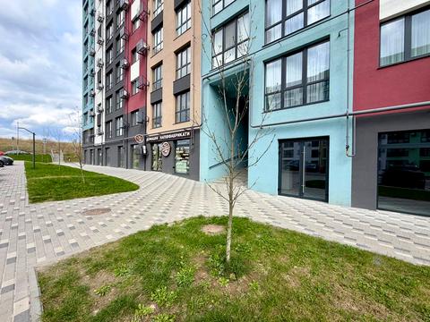 комерційна за адресою В'ячеслава Чорновола вул., (Будинок 37)