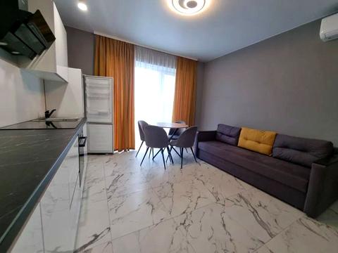 квартира по адресу Салютная ул., (Будинок 04701-04702)