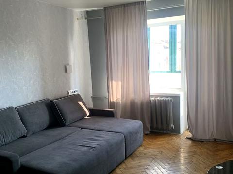 квартира по адресу Строителей ул., 12