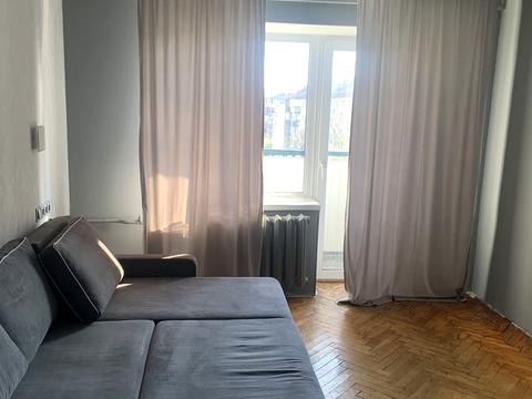 квартира по адресу Строителей ул., 12