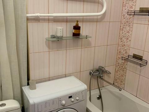 квартира по адресу Строителей ул., 12