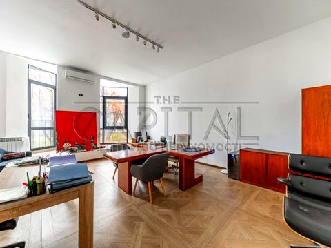 комерційна за адресою Болсуновська вул. (Сергія Струтинського), 1