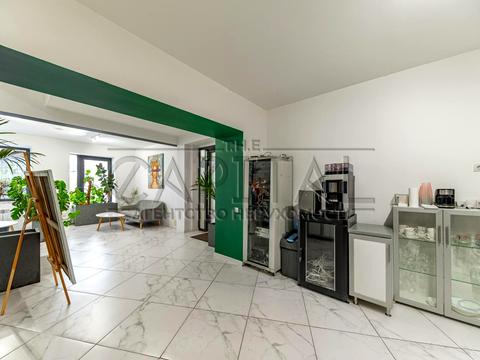 комерційна за адресою Болсуновська вул. (Сергія Струтинського), 1