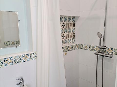 квартира за адресою Євгена Коновальця вул. (Щорса), 32-А