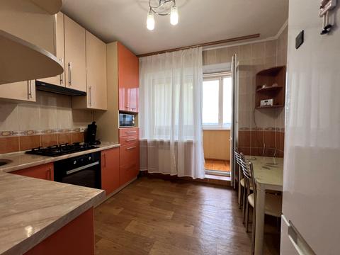 квартира за адресою Захисників України вул., 12