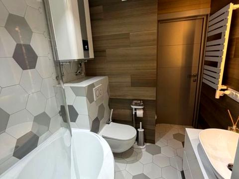 квартира за адресою Дніпровська набережна вул., 16-Д