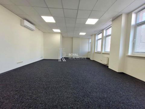 комерційна за адресою Спаська вул., 5