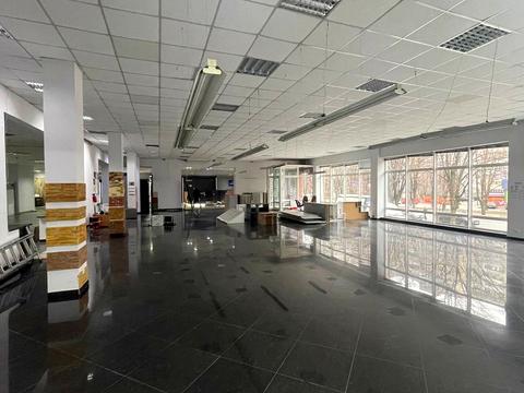 комерційна за адресою Робоча вул., 152