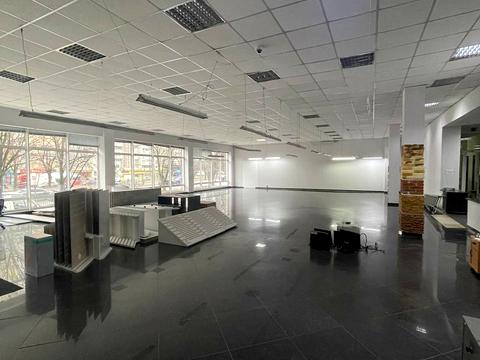 комерційна за адресою Робоча вул., 152