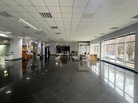 комерційна за адресою Робоча вул., 152