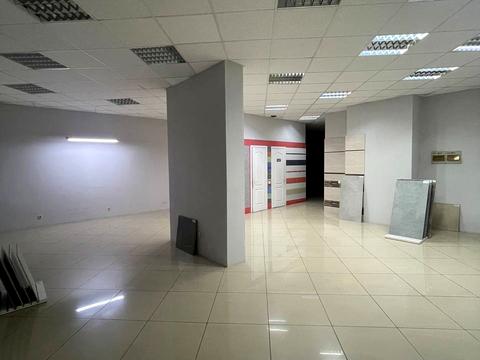 комерційна за адресою Робоча вул., 152