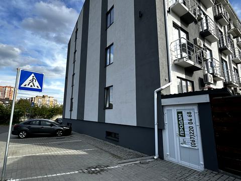 комерційна за адресою Осіння вул., 71