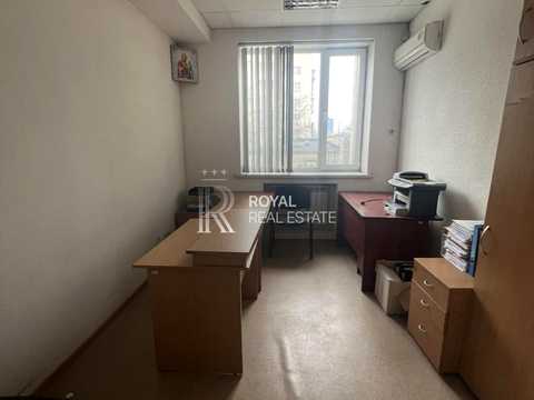 коммерческая по адресу Николая Михновского бульв. (Дружбы народов), 27