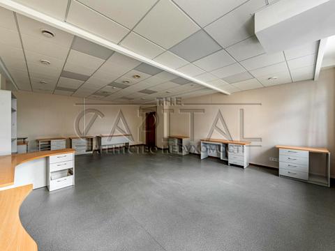 комерційна за адресою Ділова вул. (Димитрова), 4