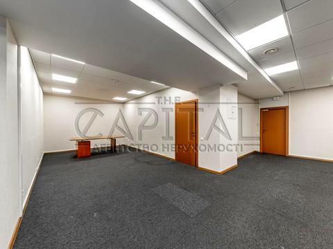 комерційна за адресою Ділова вул. (Димитрова), 4