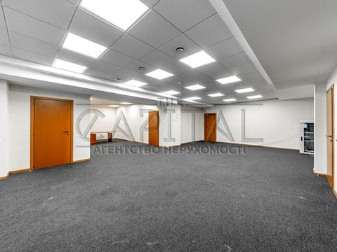 комерційна за адресою Ділова вул. (Димитрова), 4