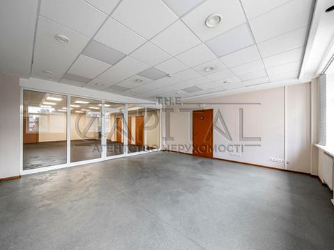 комерційна за адресою Ділова вул. (Димитрова), 4