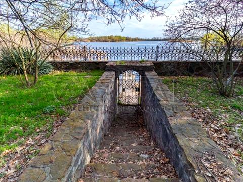 будинок за адресою с. Вишеньки, абрикосова, 1