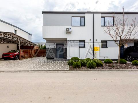 будинок за адресою с. Нові Петрівці, вул. Озерна, 5