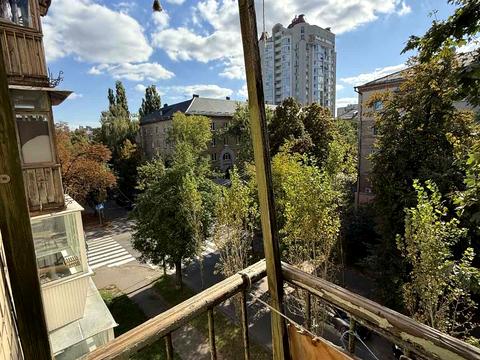 квартира за адресою Сергія Берегового вул. (Мартиросяна), 22