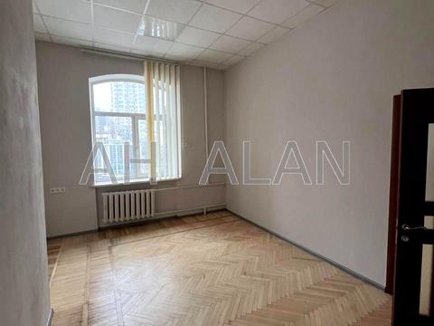 комерційна за адресою Січових Стрільців вул. (Артема), 77