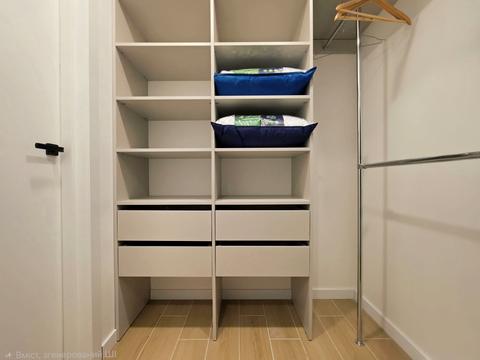 квартира по адресу Олега Мудрака ул. (Генерала Наумова), 1-Б