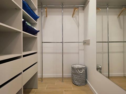 квартира по адресу Олега Мудрака ул. (Генерала Наумова), 1-Б